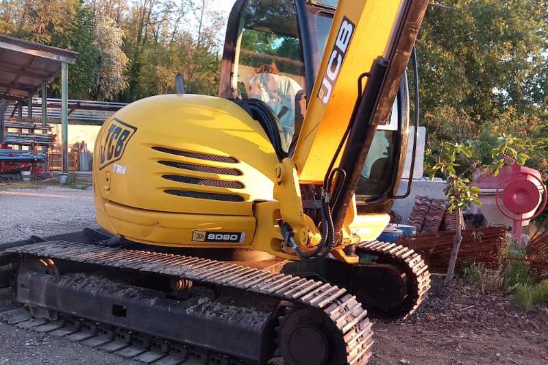 OmecoHub - Immagine JCB 8080